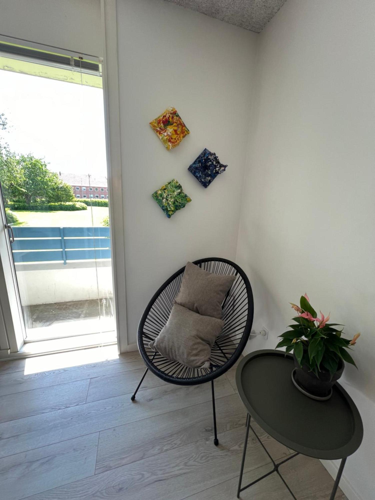 אסביירג Nyrenoveret Lejlighed Med Balkon Og Parkering מראה חיצוני תמונה